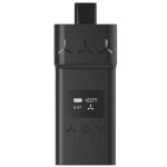 En sort vaporizer med en slank, rektangulær form. Overfladen er glat og mat, hvilket giver en moderne æstetik. En digital skærm er placeret på forsiden, viser temperatur og batteriniveau med hvide tal. Der er en knap til betjening og en åbning til dampudslip. Enheden har afrundede kanter, der giver et ergonomisk greb.