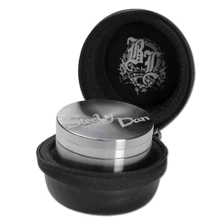 Steely Dan Grinder In Acciaio Inox Magnetico 59 Mm – 4 Pezzi Con Setaccio E Custodia