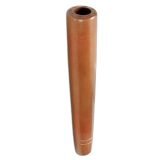 En cylindrisk chillum i keramik, 210 mm lang, præsenterer sig med en glat, blank overflade. Den har en ensartet hvid farve med subtile, grålige nuancer og en let glans. Den øverste del er bredere og skråner ned mod en smalere bund. Der er en lille åbning i toppen til indhold og en bredere åbning i bunden til luftcirkulation.
