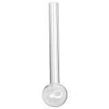 En lille olie- og vandpibe med en diameter på 100 mm er fremstillet af klart glas, hvilket giver en gennemsigtig og glansfuld overflade. Piben har en slank, cylindrisk form med en buet hals. Den er forsynet med en rund bund, der sikrer stabilitet. Overfladen er glat og reflekterer lys, mens der ikke er synlige indgraverede mønstre eller dekorationer.