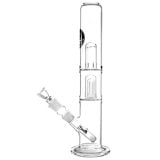 En stor, rund beholder med en gennemsigtig overflade pryder midten af beskrivelsen. Beholderen er lavet af klart glas og har en let riflet tekstur, der skaber et interessant lysrefleksion. Øverst findes en solid metalramme med en mat, sort finish. Rammen har en cirkulær åbning, der indrammer beholderens glas, hvilket skaber en elegant kontrast mellem materialerne.