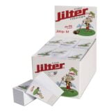 Jilter filtertips præsenteres i en pakke med en transparent front og en mat, hvid bagside. Pakken indeholder små, cylindriske tips i en lys, beige farve, der har en perforeret overflade med små huller. Teksten på pakken er sort og tydelig, med informationer om produktet. Kanten er afrundet, og størrelsen er kompakt og praktisk.