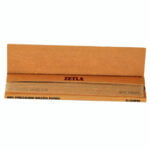 En åben pakke Zetla - Brown King Size Slim rullepapir viser 32 fejlfri, ublegede blade, perfekt til din nydelse.