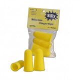 Et gult fingerbeskytter lavet af silikone pryder midten af beskrivelsen. Den har en blød, fleksibel tekstur med en glat overflade. Formen er ergonomisk udformet til at passe over en finger og afsluttes med en afrundet spids. Designet indeholder små, indgraverede detaljer, der giver et dekorativt præg og forbedrer grebet.