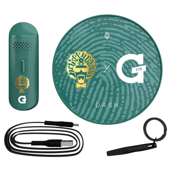 En kompakt vaporizer med en slank, sort og mat overflade. En rund, gennemsigtig skærm viser temperaturindstillinger og batteriniveau. En sølvfarvet knap er placeret på siden, og en fin, metalagtig ventilationsåbning er synlig. En lille, aftagelig mundstykke i gennemsigtig plast afslutter enheden, som har en moderne og stilren form.