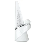 Puffco Peak Pro er en kompakt vaporizer i sort plast med glatte, buede linjer. Den har en gennemsigtig, oval top, der huser en keramisk skål. På fronten findes en LED-skærm med en enkelt berøringsknap. Basen er let skridsikker med en mat overflade, mens den nederste del har et struktureret design for bedre greb.