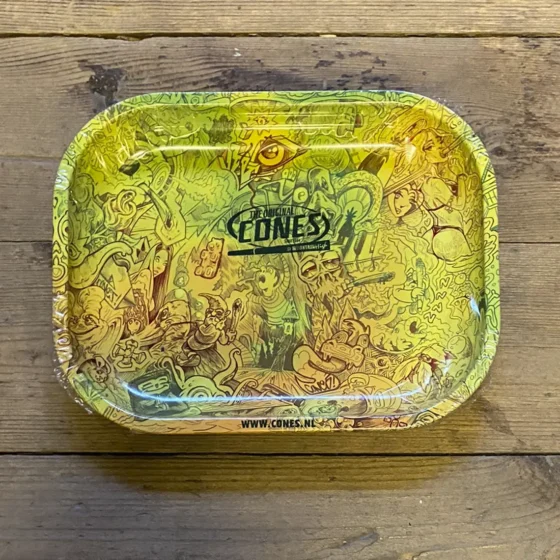 En rektangulær bakke i hvid plastik prydet med farverige koner i forskellige nuancer, herunder rød, blå, grøn og gul. Bakken har en glat overflade med en let opadgående kant. Konerne står oprejst i en symmetrisk formation, og nogle har detaljerede mønstre. Bakken måler 16x27 cm og har en minimalistisk, funktionel design.