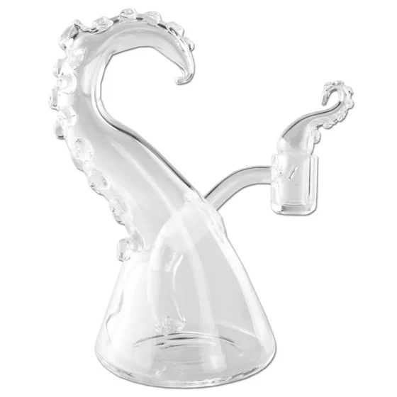 En klar olie-bong med en højde på 17 cm præsenterer sig med en glat, gennemsigtig overflade og organiserede, tentakelformede udvidelser, der strækker sig fra kroppen. Bongens form er kurvet, hvilket giver en organisk æstetik. Mundstykket er let udvidet, og bunden er bred for stabilitet. Det samlede design fremhæver en minimalistisk, men samtidig kunstnerisk tilgang til glasarbejde.