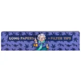 Granny's Weed unbleached plus tips præsenterer en pakke i rektangulær form med naturlige, brune nuancer. Papiret er tyndt og har en let tekstur, der indikerer ubleget materiale. På forsiden ses trykt tekst i sort, der angiver produktets navn og type. Kanten er jævnt skåret, og pakken er lukket med en fold.