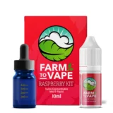 Raspberry Kit præsenterer en cylindrisk flaske med en transparent, rød væske indeni. Flasken har en skruelåg i hvid plast og en dråbeindlæg i toppen, som muliggør præcis dosering. Etiketdesign i lyse farver med illustration af hindbær og tekst i sort og hvidt, der angiver produktets navn og specifikationer. Flasken står på en neutral baggrund.
