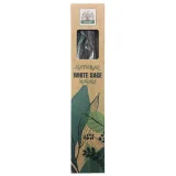 En pakke med naturlig masala røgelse prydes af en lys, beige farve med et simpelt, men elegant design. Teksten er trykt i mørke nuancer og angiver produktets navn og ingredienser. Røgelsespindene, der er synlige i pakken, har en dyb brun farve og en glat overflade. Materialet fremstår organisk og naturligt, hvilket understøtter produktets ægte karakter.