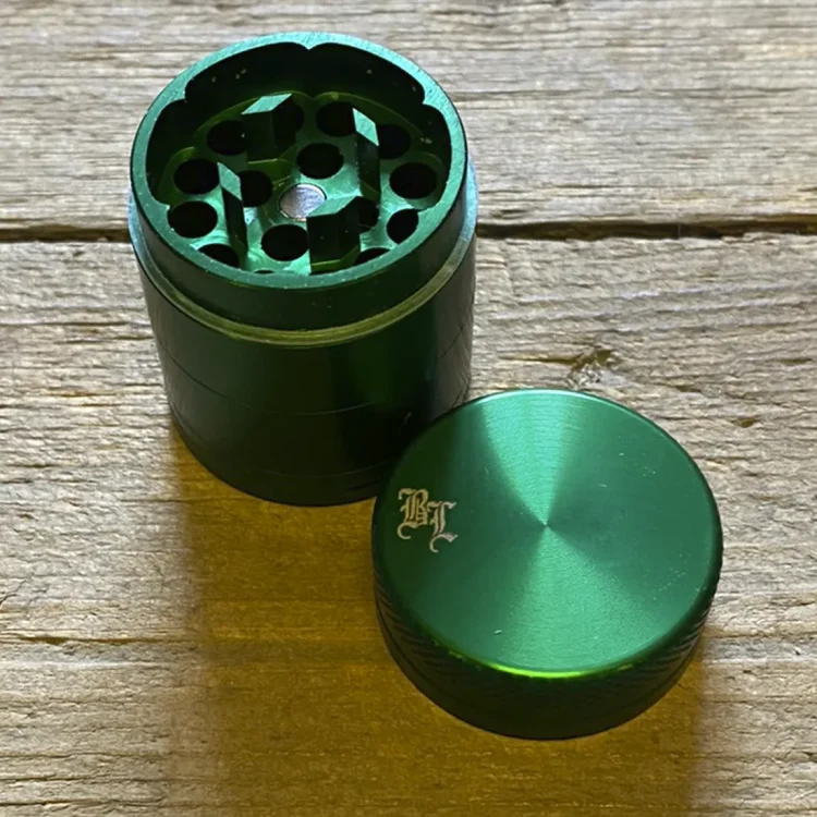 Black Leaf 4-Part Metal Grinder Grøn Ø30 (Udgået)