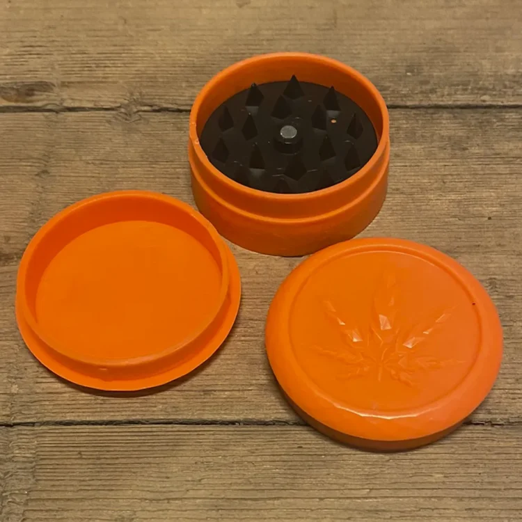 Scott - Plastik Grinder Orange m. Opbevaring Ø50 (Udgået)