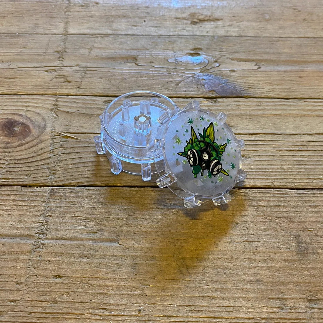 Weed – Gas Mask Akryl Magnet Grinder Ø65 (NY)