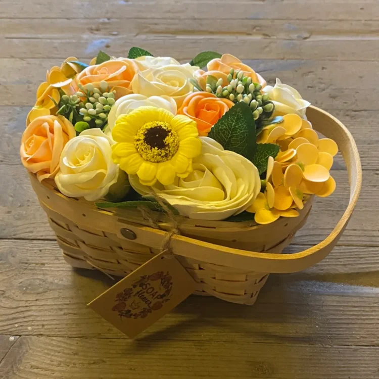 Gul Buket Sæbeblomster i Kurv 13 stk (Udgået)