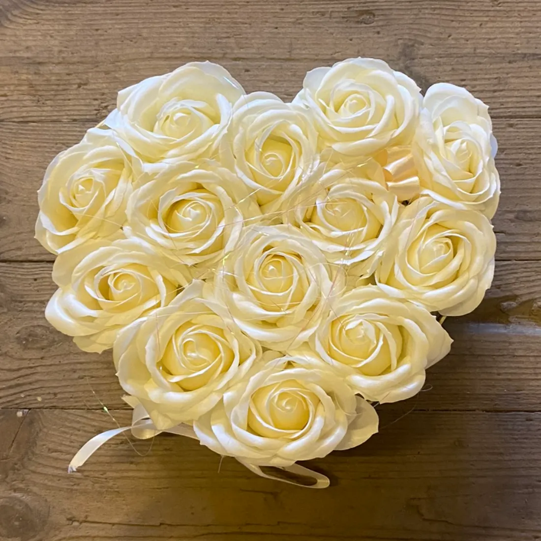 Hvid Sæbeblomst Hjerte Gavebuket 13 stk (Udgået)