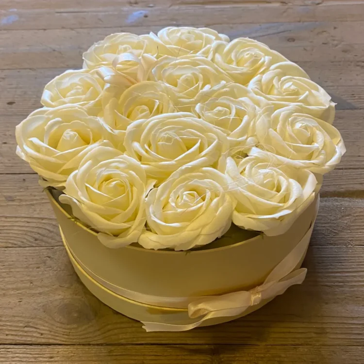 Hvid Sæbeblomst Rund Gavebuket 14 stk (Udgået)