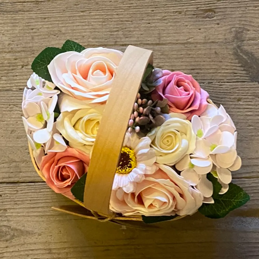 Medium Buket Sæbeblomster i Kurv 9 stk (Udgået)