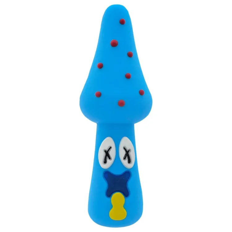 Black Sheep Mushroom Silicone Pipe Blue 100 mm med røde prikker på hatten og hvide øjne med sorte krydser.