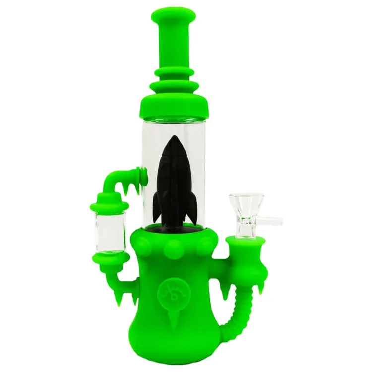 Urban Crew Rocket Ship Glass & Silicone Bong Green 23 cm med sort raketmotiv på klart glas og hoved i glas.